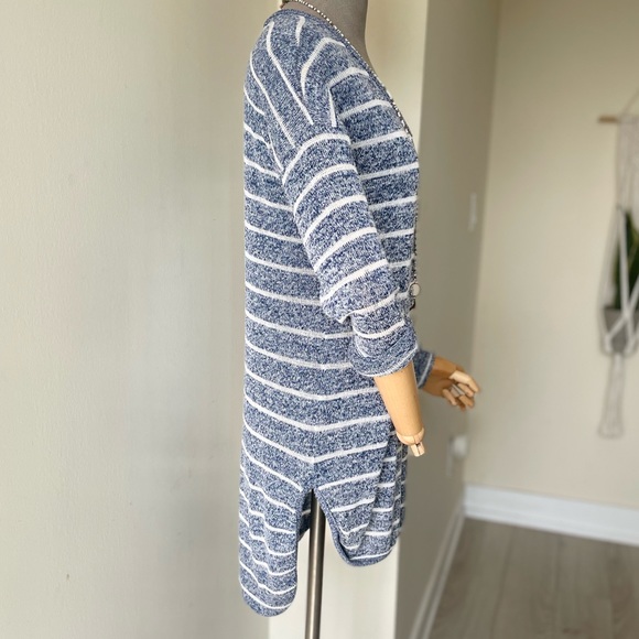 Blue and White Stripped Long Sleeve Sweater -M - Picture 2 of 5